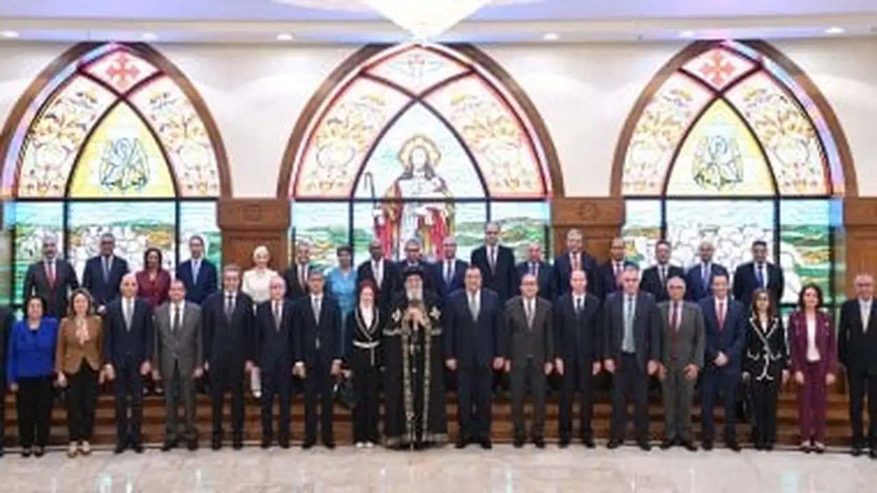 البابا تواضروس الثاني يلتقي السفراء الجدد ويعرض دور الكنيسة القبطية في تاريخ مصر